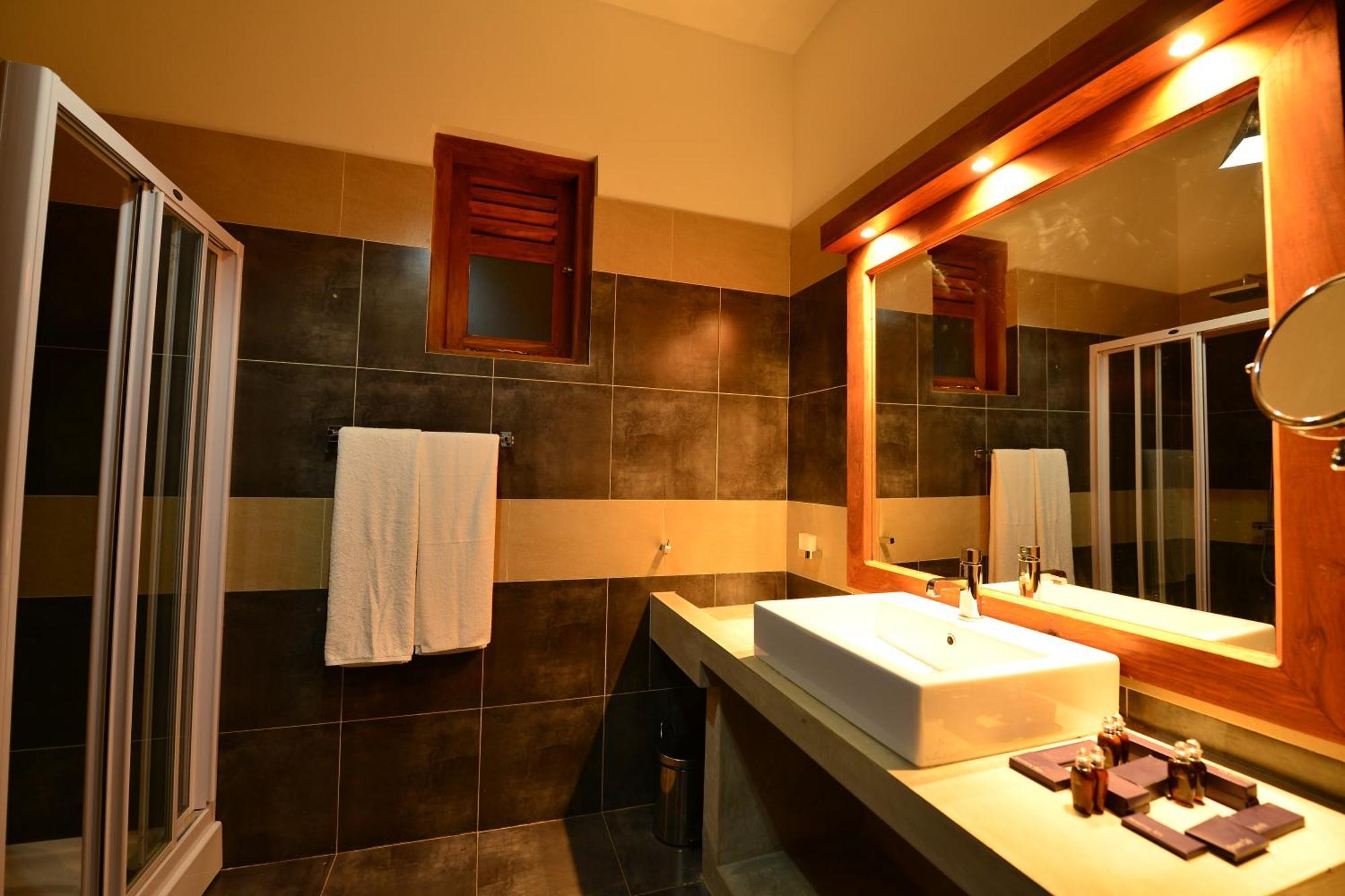 Hotel Laya Waves Passikudah Pokoj fotografie
