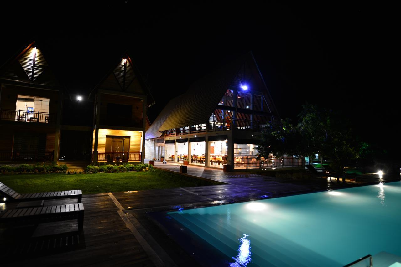 Hotel Laya Waves Passikudah Exteriér fotografie