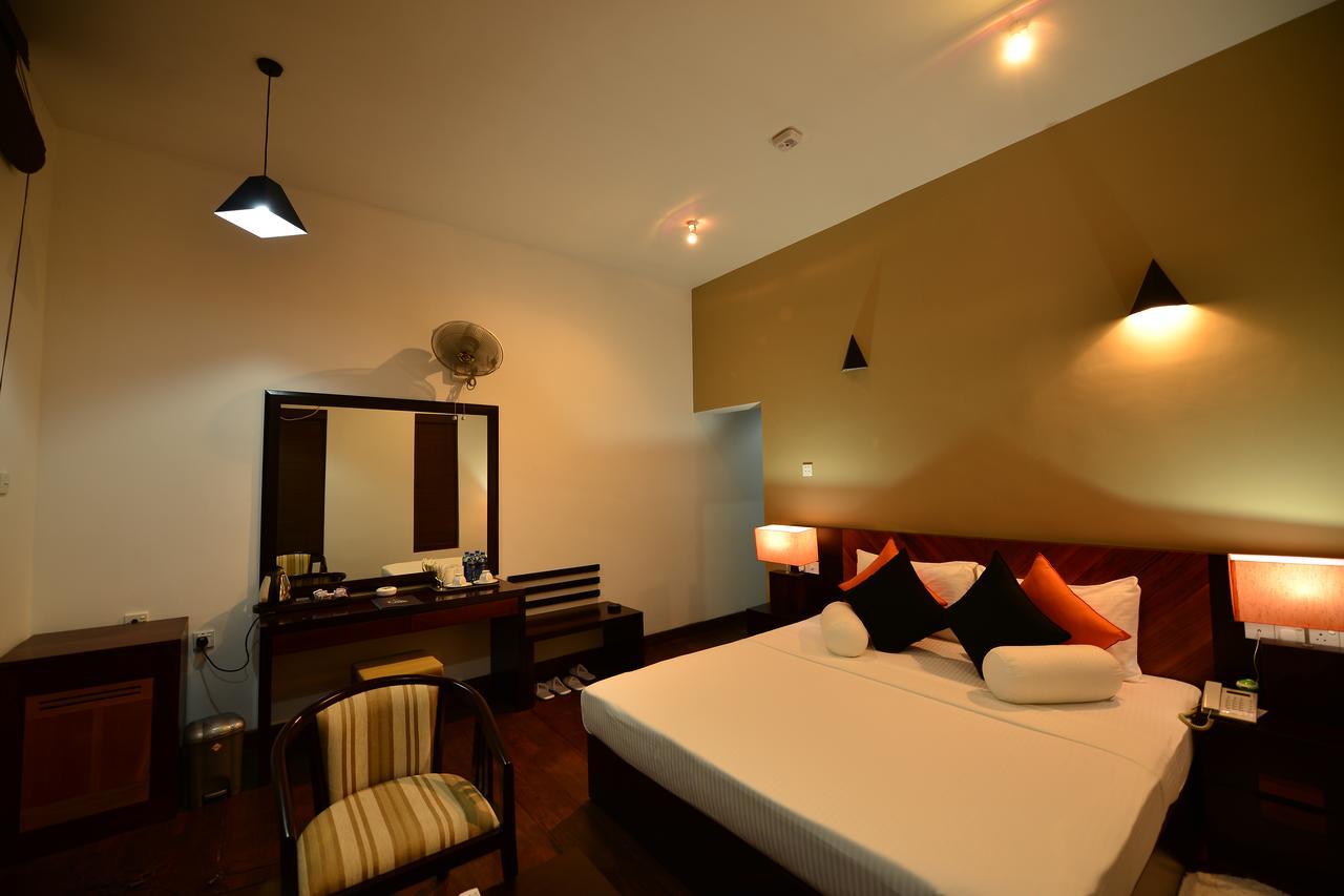 Hotel Laya Waves Passikudah Exteriér fotografie