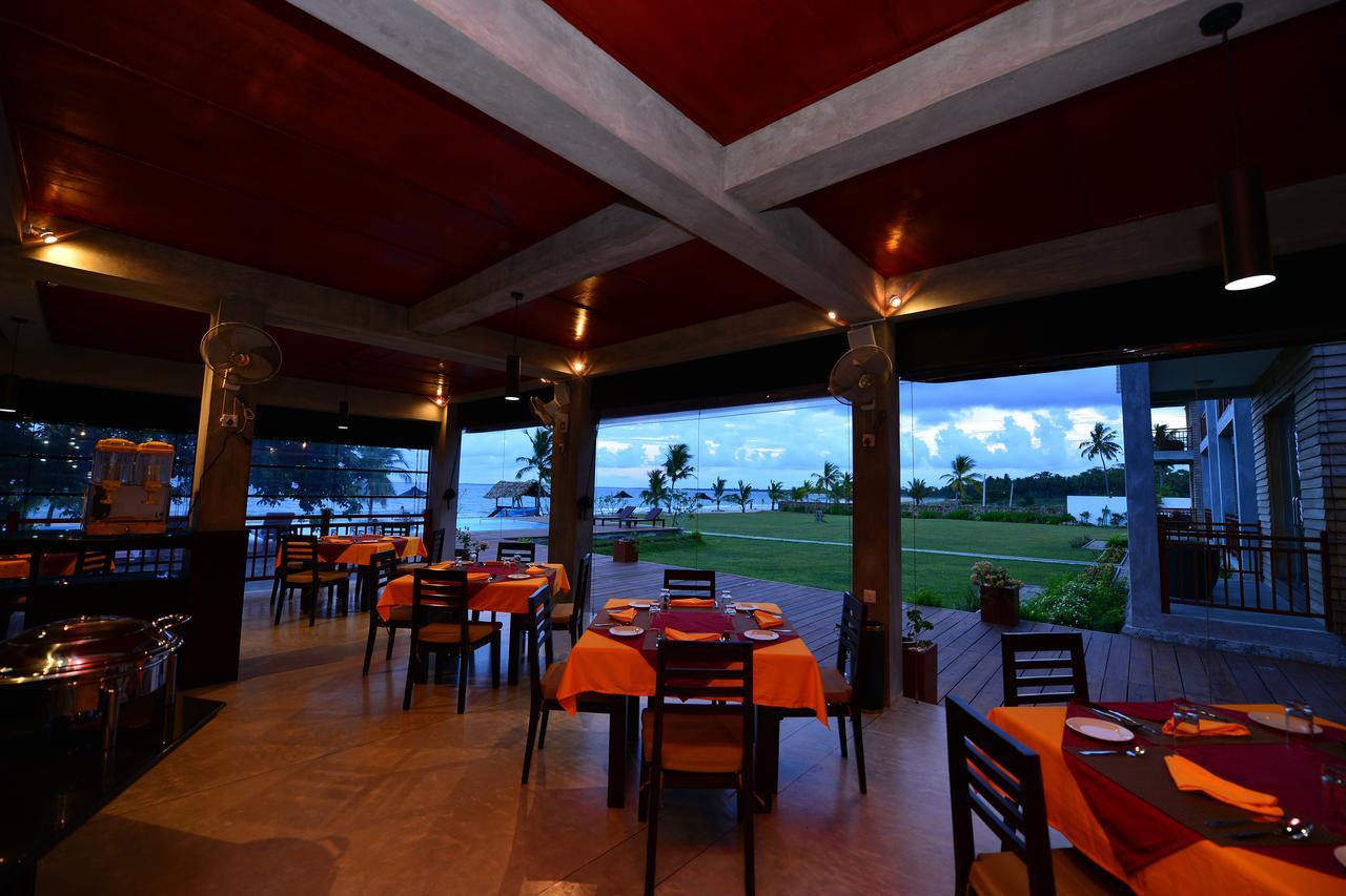 Hotel Laya Waves Passikudah Exteriér fotografie