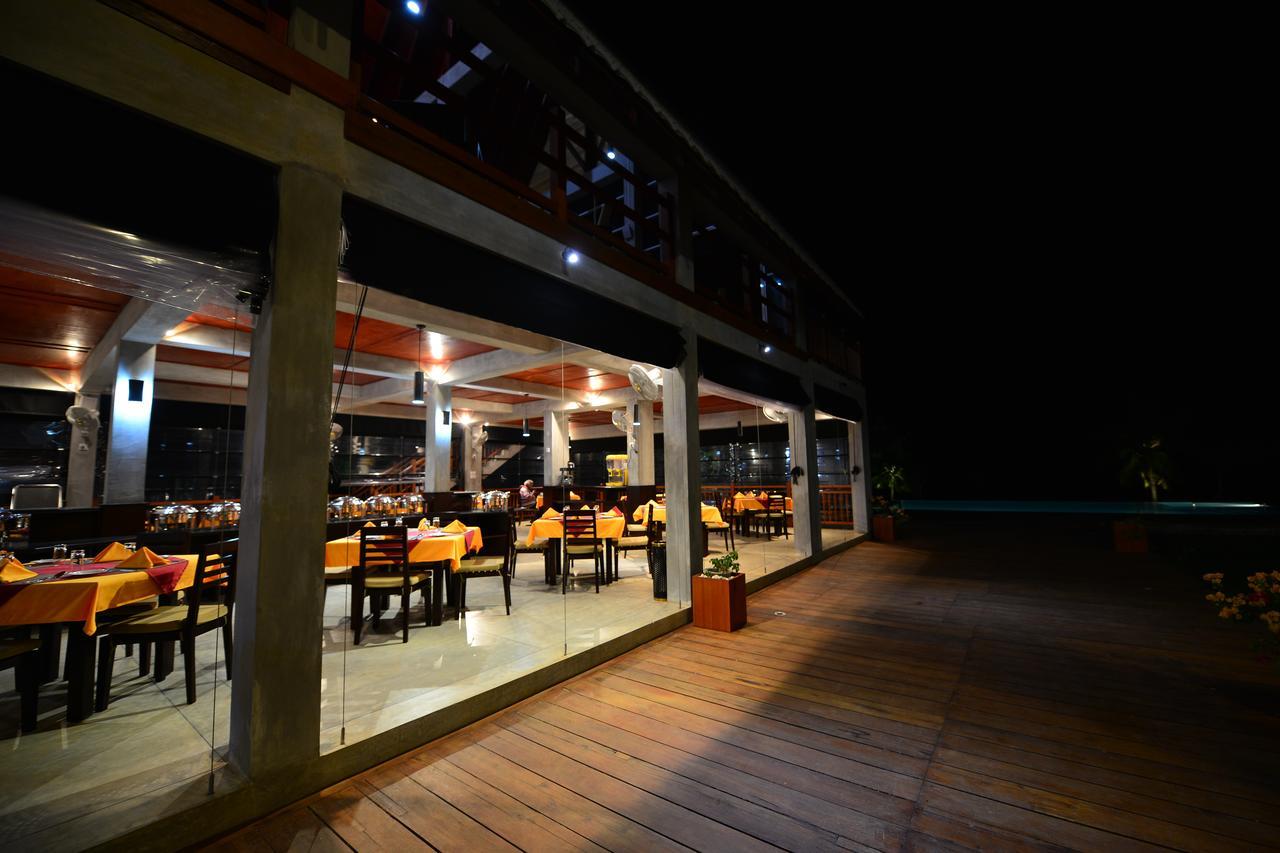 Hotel Laya Waves Passikudah Exteriér fotografie