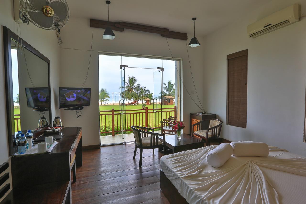Hotel Laya Waves Passikudah Exteriér fotografie