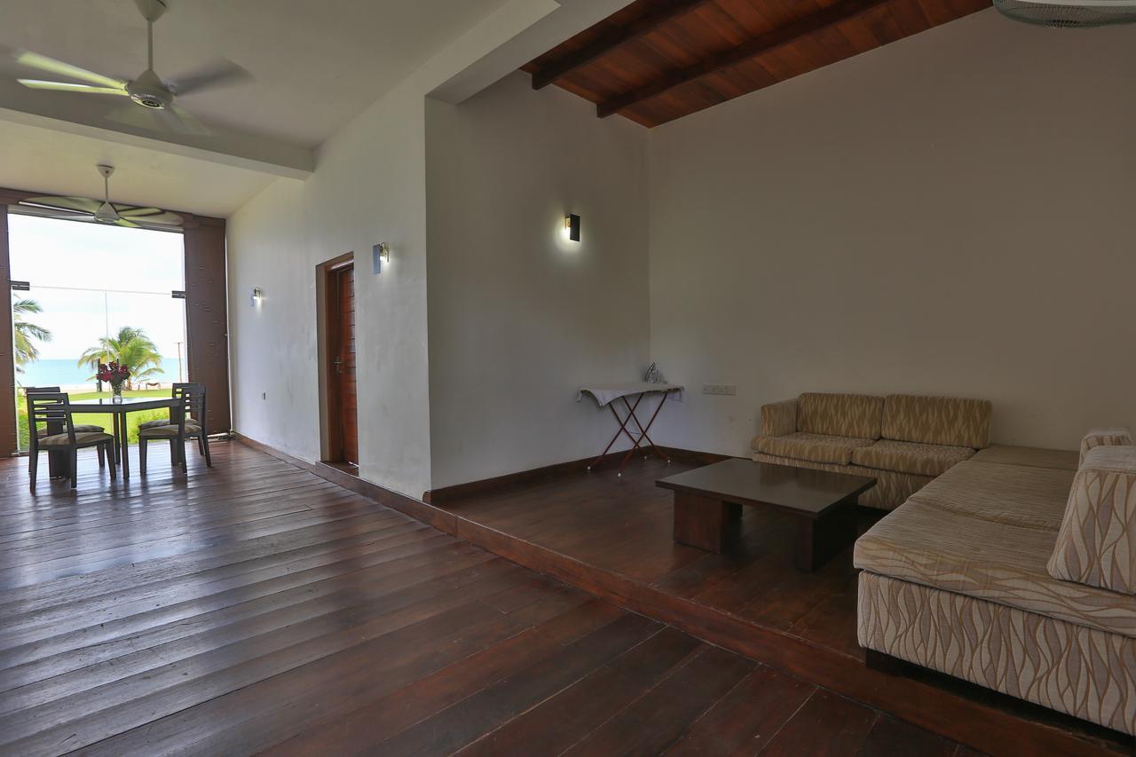 Hotel Laya Waves Passikudah Exteriér fotografie