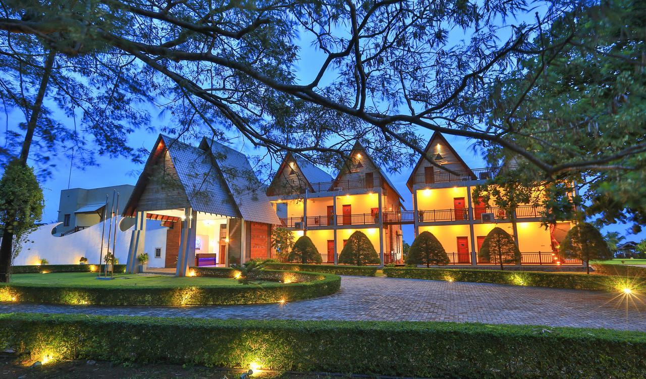Hotel Laya Waves Passikudah Exteriér fotografie